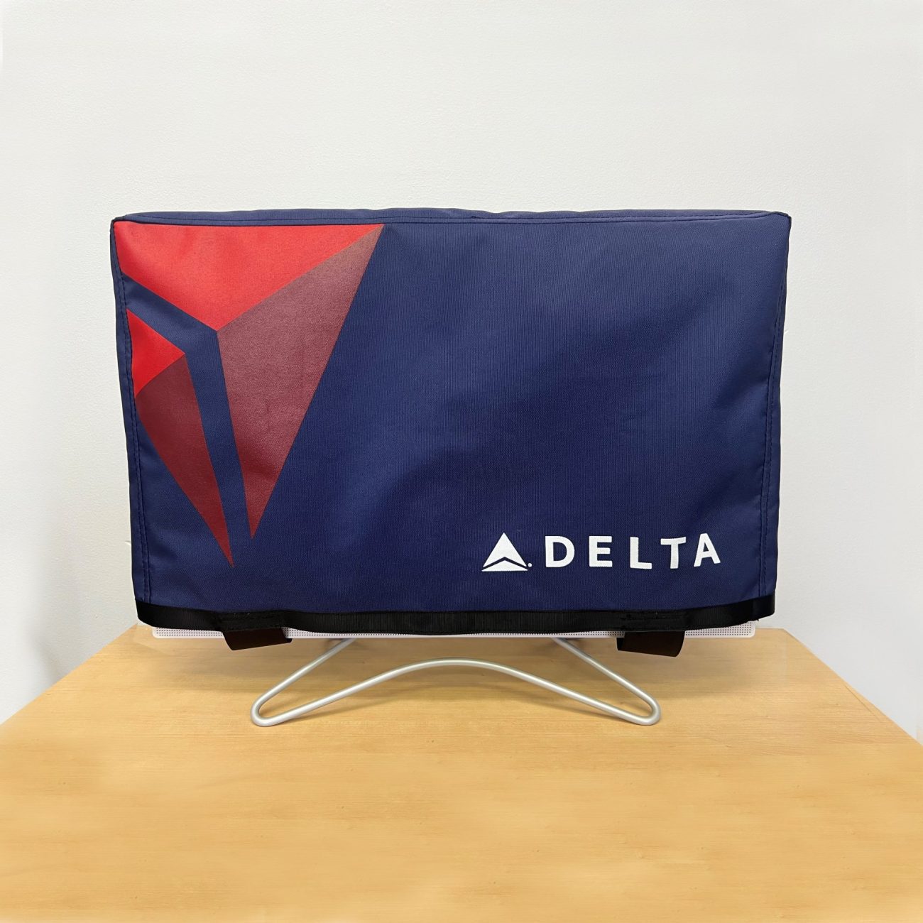 Covered Monitor Delta Airlines